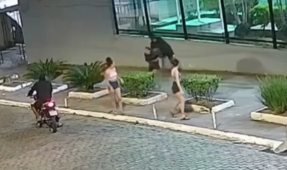 “Não, cara. Papo reto, mano. Meu telefone! Meu pai tá pagando no cartão!”, diz a vítima
