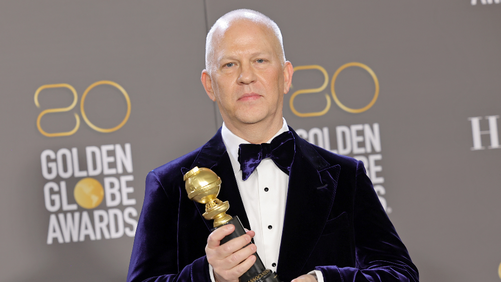 Ryan Murphy no Globo de Ouro de 2023 • Amy Sussman/Getty Images