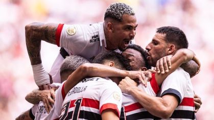 São Paulo comemora gol em vitória contra o Corinthians