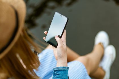 smartphone -- redes sociais -- bluesky