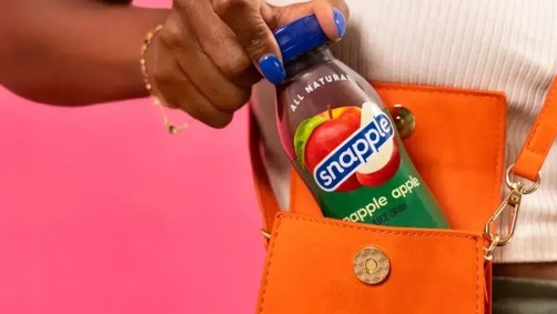 Empresa promete "mini-garrafa" para caber em "mini-bolsa"