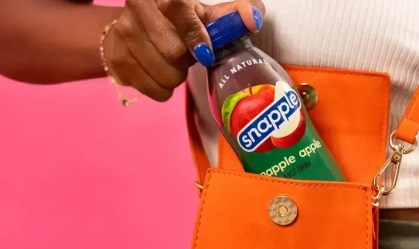 Empresa promete "mini-garrafa" para caber em "mini-bolsa"