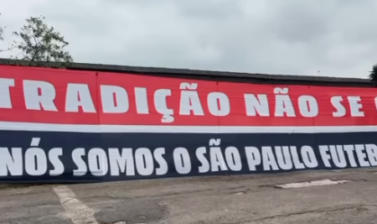 Torcida do São Paulo provoca Botafogo antes de decisão: "Tradição não se compra"