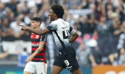 Corinthians vence Flamengo pelo Brasileiro em reencontro com Tite