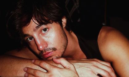 "Mania de Você": Tiago Iorc grava participação na segunda fase da trama