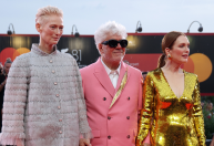 Novo filme de Almodóvar recebe 18 minutos de aplausos no Festival de Veneza