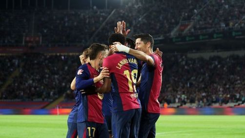 Jogadores do Barcelona comemoram gol na LALIGA