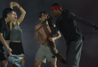 Rock in Rio: após atraso, Travis Scott empolga multidão e convida 3 fãs ao palco