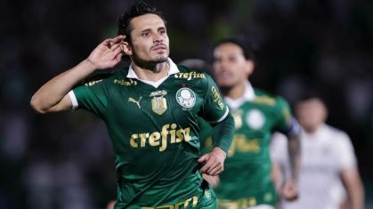 Raphael Veiga fez os gols da vitória do Palmeiras contra o Atlético-MG