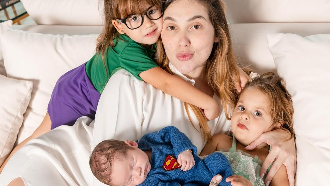 De acordo com ela, a decisão foi tomada para proteger seu recém-nascido que tem pouco mais de duas semanas de vida