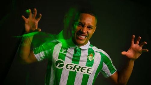 Vitor Roque está de casa nova