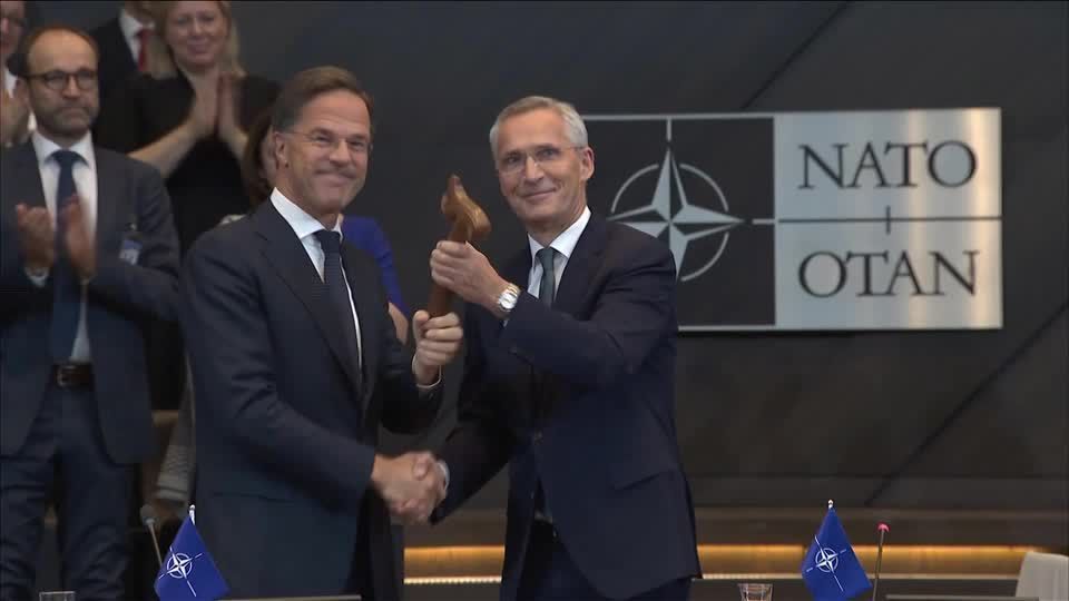MOMENT: Stoltenberg hands over gavel to new NATO Secretary General Rutte