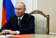 Putin aprova orçamento 2025-2027 da Rússia com foco militar