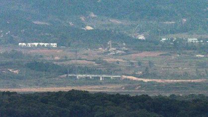 Visão da zona desmilitarizada que separa as Coreias do Sul e do Norte