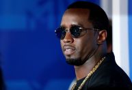 Testemunha que acusa Diddy diz que relação a deixou sob "pressão emocional"
