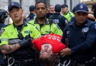 Mais de 200 manifestantes são presos em protestos pró-Palestina em Nova York