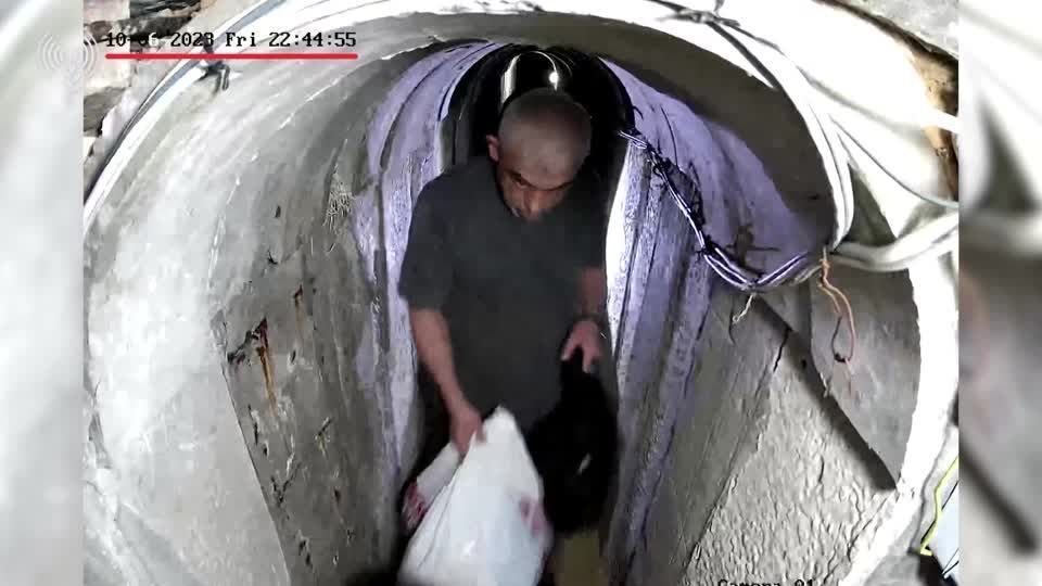 Israel divulga um vídeo que supostamente mostra Sinwar horas antes dos ataques de 7 de outubro. • reuters