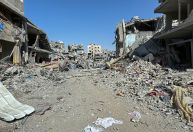 Exército israelense deixa hospital no norte de Gaza e detém médicos