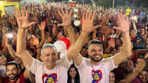 Cleoto (à esquerda) e Amaro são o vice e o prefeito de Ipaporanga; todos os eleitos na cidade são do PT