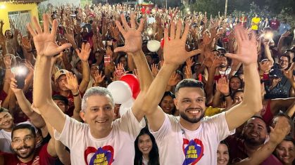 Cleoto (à esquerda) e Amaro são o vice e o prefeito de Ipaporanga; todos os eleitos na cidade são do PT