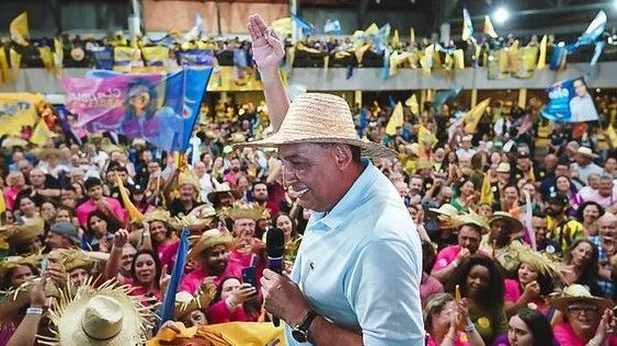 Sebastião Melo (MDB), prefeito de Porto Alegre, em ato de campanha