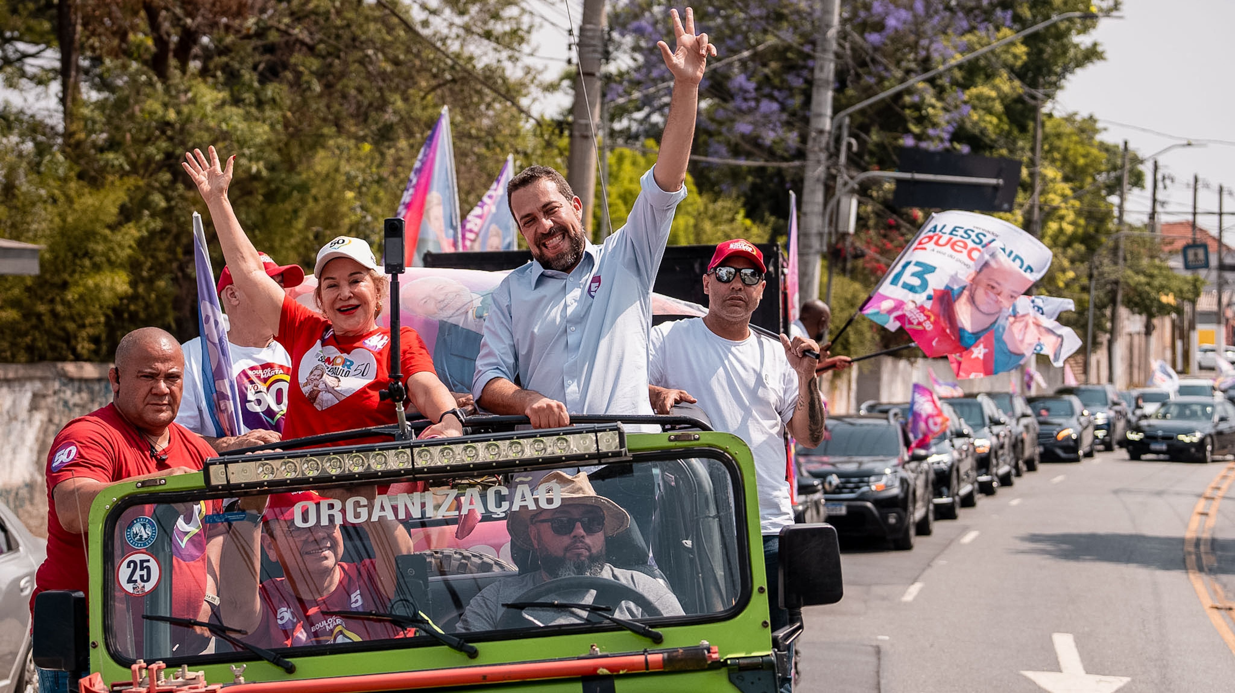 Boulos (camisa clara ao centro da foto) diz que dobrará o efetivo da GCM caso seja eleito, • Divulgação