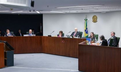 STF manda soltar homem negro condenado por tráfico por estar sentado na rua