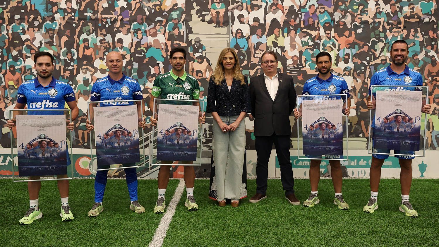 Abel Ferreira recebeu homenagem da diretoria Palmeirense