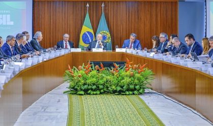 A governadores, Lula defende segurança "sistematizada" no Brasil