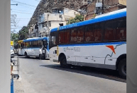 PM reforça policiamento onde ônibus sequestrados foram usados como barricada