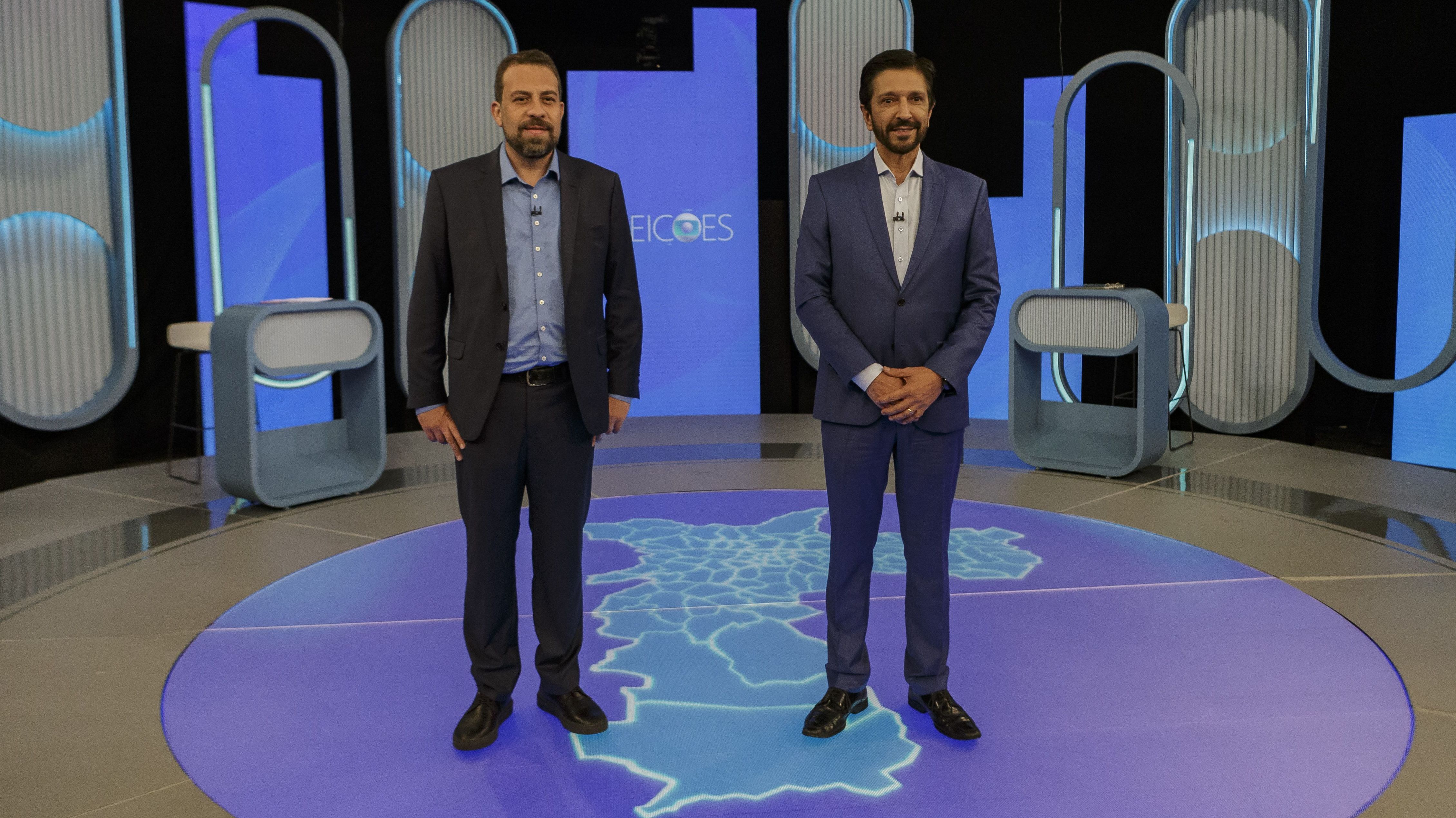 SP - ELEIÇÕES 2024/SP/DEBATE/GLOBO - POLÍTICA - Os candidatos a prefeitura de São Paulo Guilherme Boulos (PSOL) (e) e Ricardo Nunes (MDB)(d) aguardam o início do debate na sede da TV Globo, na zona sul de São Paulo, na noite desta sexta-feira, 25 de outubro de 2024. 25/10/2024 - Foto: TABA BENEDICTO/ESTADÃO CONTEÚDO