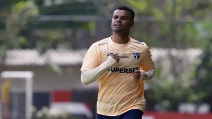 Alisson teve fratura no tornozelo e está cada vez mais perto de reforçar o Tricolor