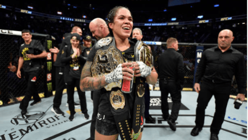 Amanda Nunes se aposentou em 2023