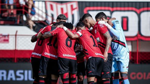 Atlético-GO antes de jogo do Brasileirão