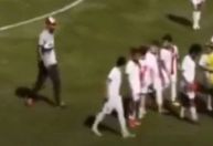 Auxiliar proíbe time sub-11 de cumprimentar rivais, empurra atletas e é suspenso
