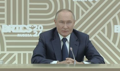Putin defende solução de dois Estados para guerra na Faixa de Gaza