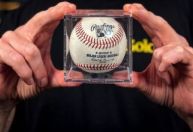 Bola de "Home run" histórico vai a leilão por mais de R$ 24 milhões