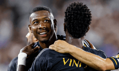 Alaba. defensor do Real Madrid e Vinicius Jr.