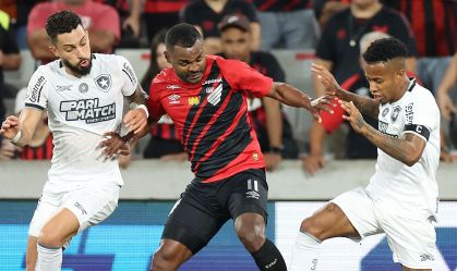 Botafogo venceu Athletico-PR