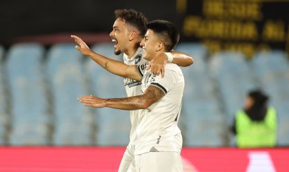 Almada fez o único gol do Botafogo na partida
