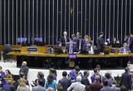 Câmara rejeita imposto sobre grandes fortunas na regulamentação da tributária