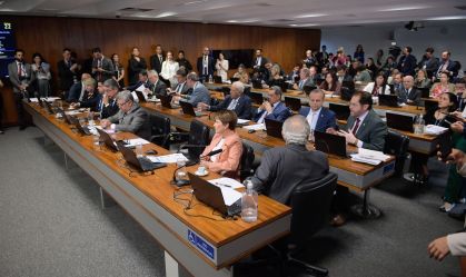 CCJ do Senado aprova porte de arma para agentes de fiscalização da Funai