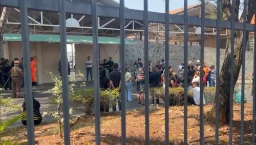 Corpos das seis vítimas do acidente com helicóptero dos bombeiros de MG estão sendo velados em Belo Horizonte