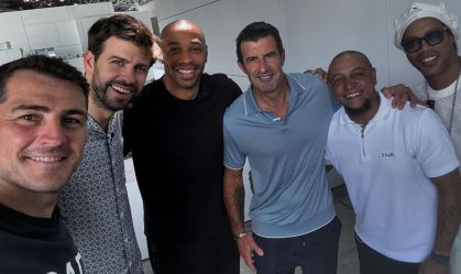 Iker Casillas, Gerard Piqué, Thierry Henry, Luís Figo, Ronaldinho Gaúcho e Roberto Carlos