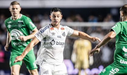 Santos perde de virada para a Chapecoense