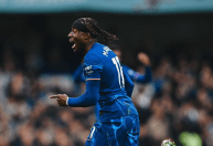 Chelsea tropeça em casa e perde chance de colar nos líderes da Premier League