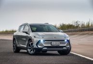 Novo Chevrolet Equinox EV roda 443 km e entra em pré-venda; saiba o preço