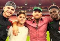“Briga” entre Conor McGregor e estrela do Arsenal faz clube repensar protocolo