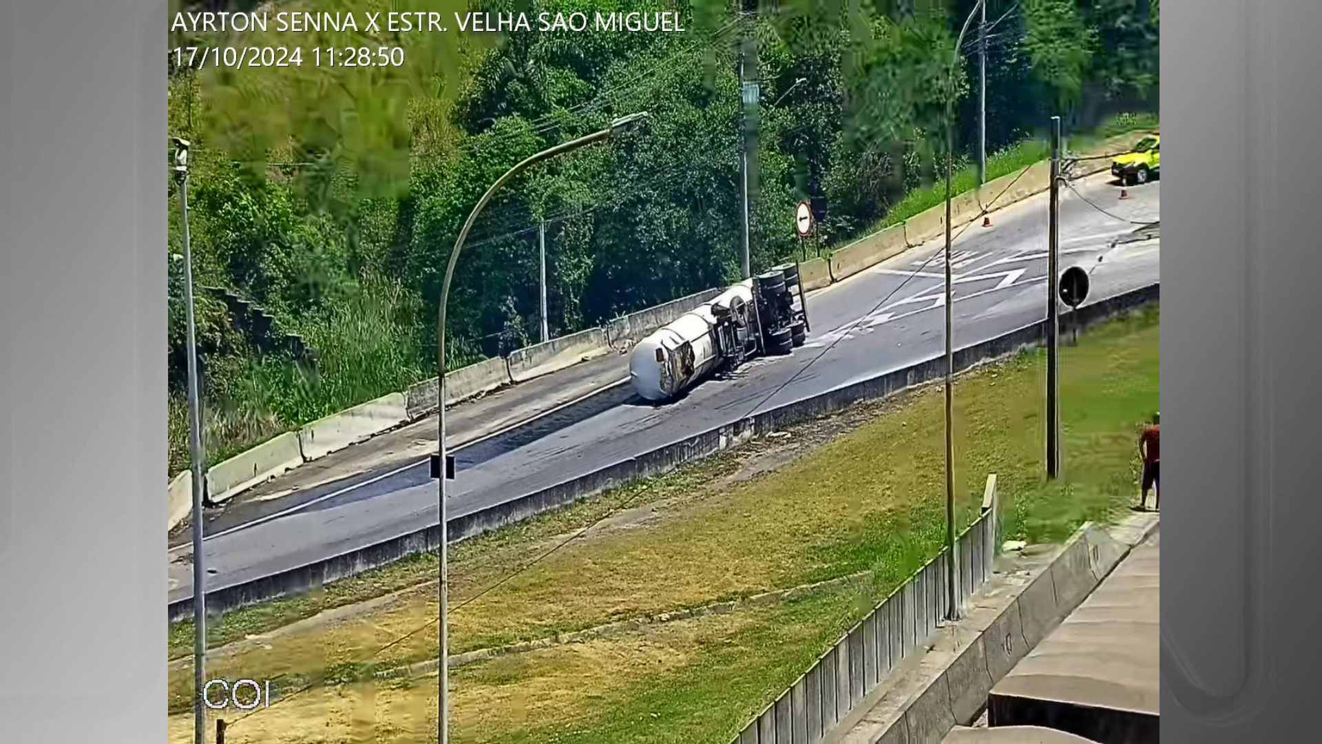 Tanque de carreta tomba
