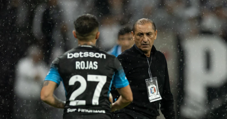 Corinthians e Racing duelam pela Sul-Americana